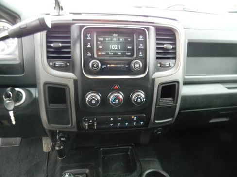 Used 2018 RAM 2500 Tradesman w/ Chrome Appearance Group image 7