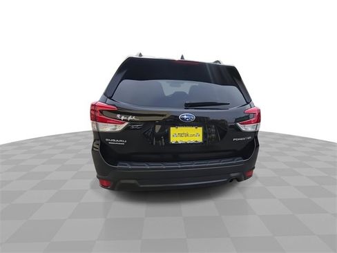 Used 2021 Subaru Forester Premium image 7