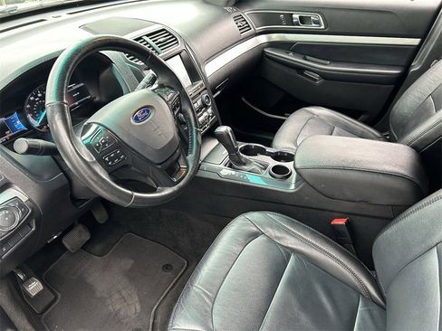 Used 2017 Ford Explorer XLT w/ Equipment Group 202A image 16