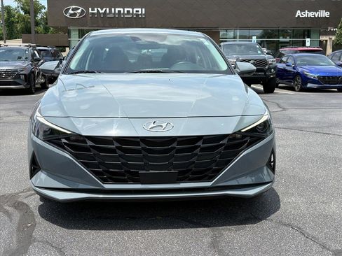 Certified 2021 Hyundai Elantra SEL w/ Convenience Package FWD image 2