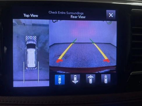 Used 2017 Chrysler Pacifica Limited FWD image 13