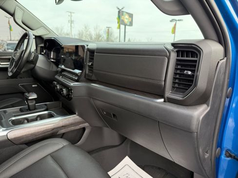 Used 2022 Chevrolet Silverado 1500 LTZ image 12