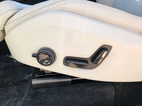 New 2026 Volvo XC90 T8 Ultra w/ Protection Package Premier image 12