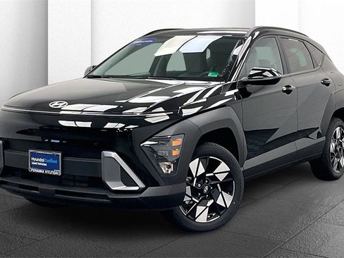 Certified 2025 Hyundai Kona SEL image 10