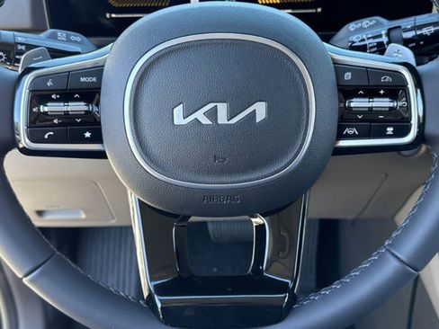 New 2026 Kia Carnival EX FWD image 8