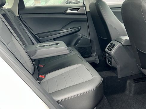 New 2025 Volkswagen Taos SE image 12