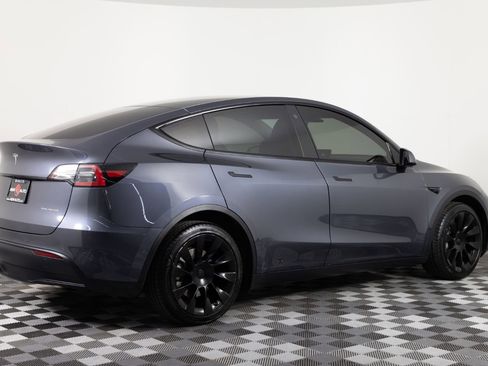 Used 2021 Tesla Model Y Long Range AWD/4WD image 8
