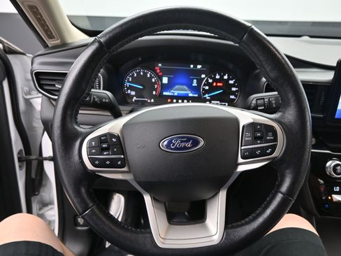 Used 2021 Ford Explorer Limited w/ Equipment Group 301A image 17