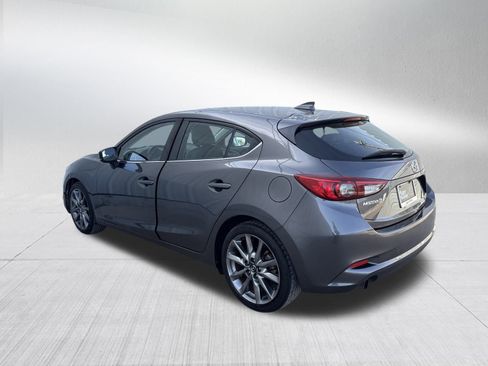 Used 2018 MAZDA MAZDA3 Touring image 8