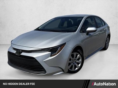 Used 2025 Toyota Corolla LE FWD image 1