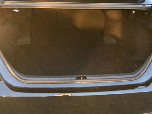 Used 2025 Toyota Camry SE image 9