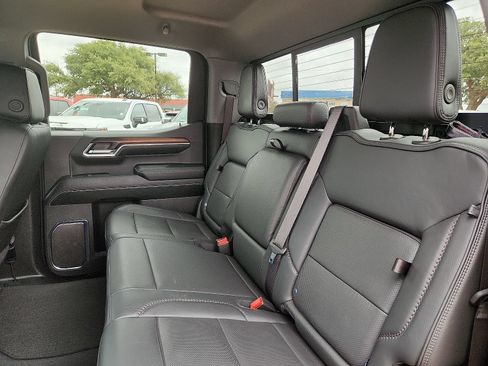 Used 2024 GMC Sierra 1500 Denali AWD/4WD image 11