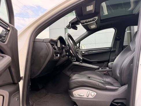 Used 2020 Porsche Macan AWD/4WD image 5