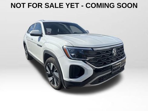 Used 2024 Volkswagen Atlas Cross Sport SE image 1