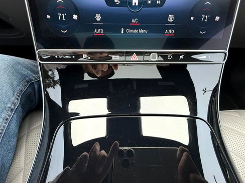 Used 2022 Mercedes-Benz S 580 4MATIC Sedan w/ AMG Line Package image 23