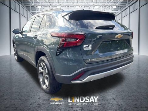 Used 2025 Chevrolet Trax LT w/ Driver Confidence Package FWD image 6