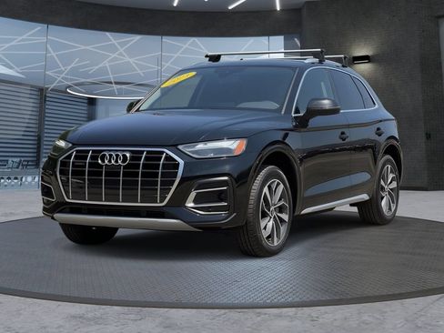 Used 2021 Audi Q5 2.0T Premium Plus w/ Premium Plus Package AWD/4WD image 2