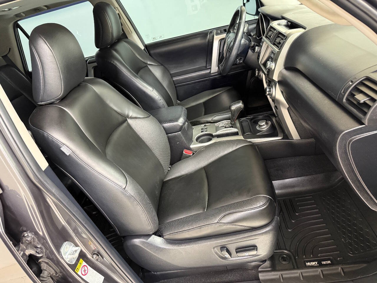 Used 2011 Toyota 4Runner Limited AWD/4WD image 37