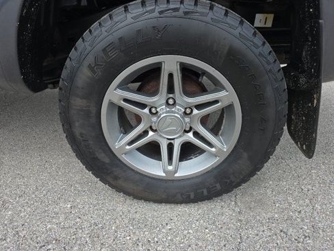 Used 2014 Toyota Tacoma 4x4 Double Cab w/ SR5 Package image 13