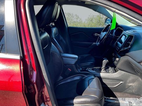 Used 2019 Jeep Cherokee Latitude Plus w/ Cold Weather Group image 7