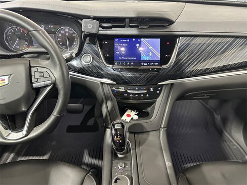 Used 2025 Cadillac XT6 Premium Luxury w/ LPO, Floor Liner Package image 8