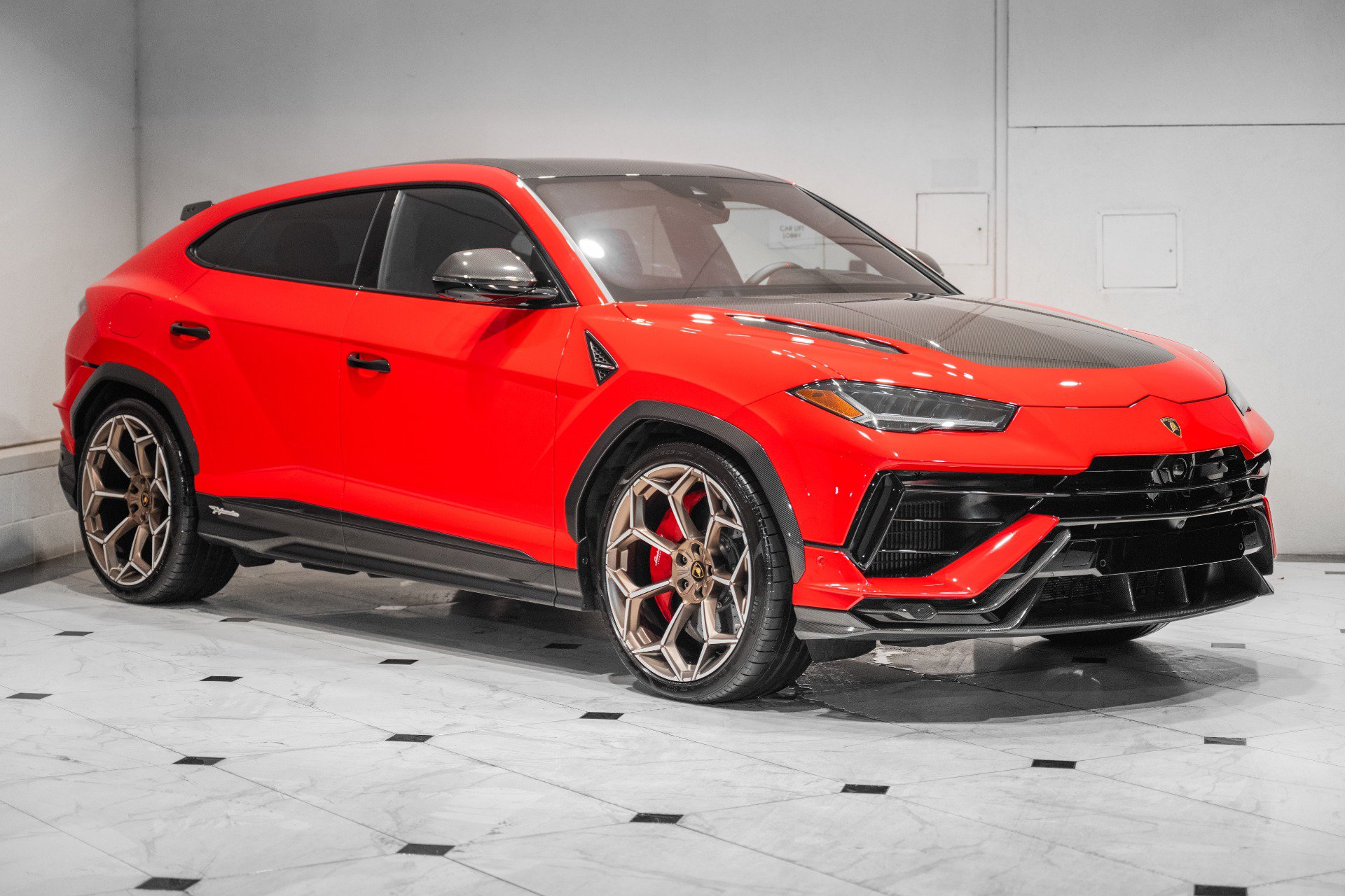 Used 2024 Lamborghini Urus Performante AWD/4WD image 3