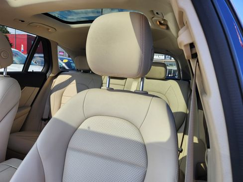 Used 2022 Mercedes-Benz GLC 300 4MATIC image 11