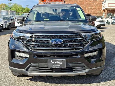 Used 2021 Ford Explorer XLT w/ Equipment Group 202A AWD/4WD image 2