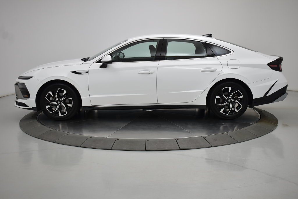 Used 2024 Hyundai Sonata SEL AWD/4WD image 17