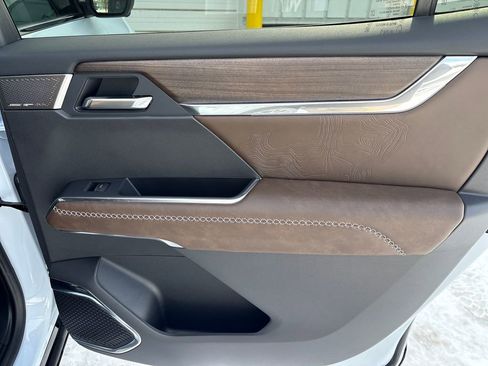New 2026 GMC Acadia Denali Ultimate w/ LPO, Floor Liner Package AWD/4WD image 51