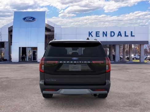 Used 2026 Ford Expedition Platinum w/ Driver's Package AWD/4WD image 5