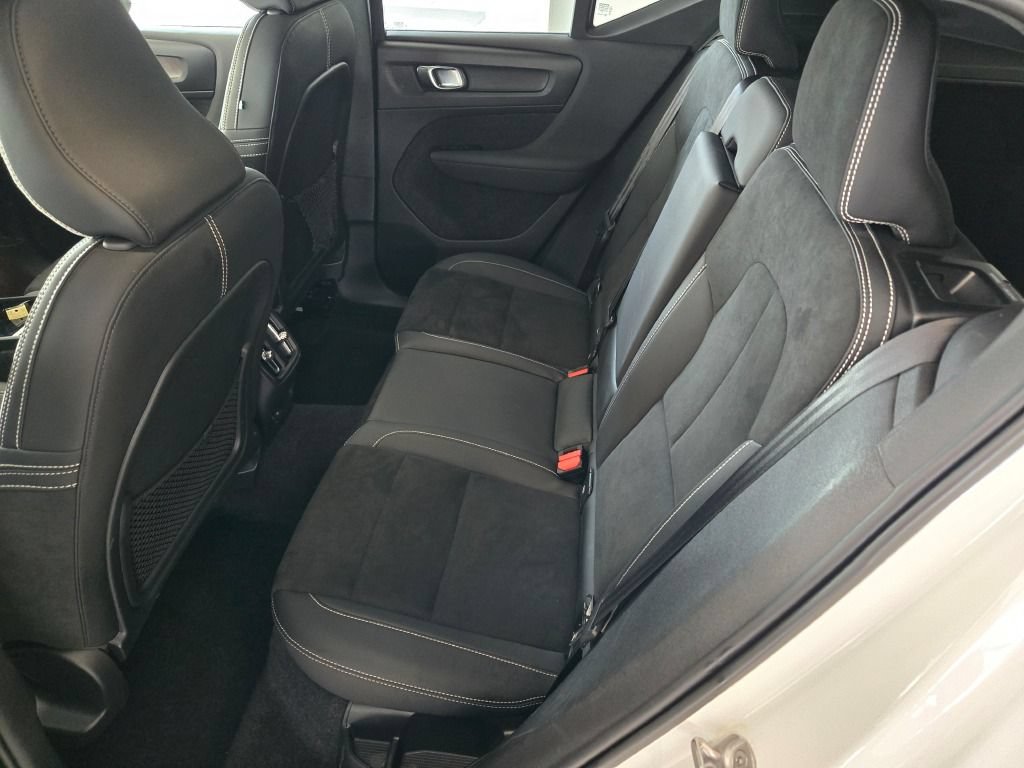Used 2023 Volvo XC40 Recharge Plus AWD/4WD image 16