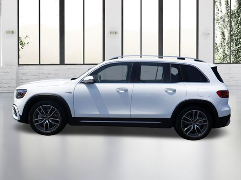 Used 2026 Mercedes-Benz GLB 35 AMG 4MATIC image 2