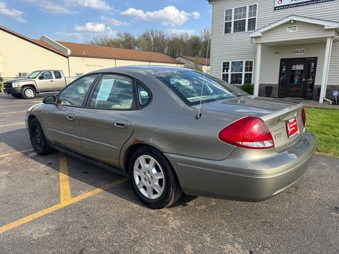 Used 2004 Ford Taurus SE image 8