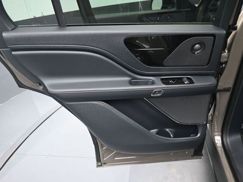 New 2026 Lincoln Aviator Reserve image 8