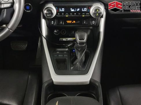 Used 2020 Toyota RAV4 XLE Premium FWD image 25
