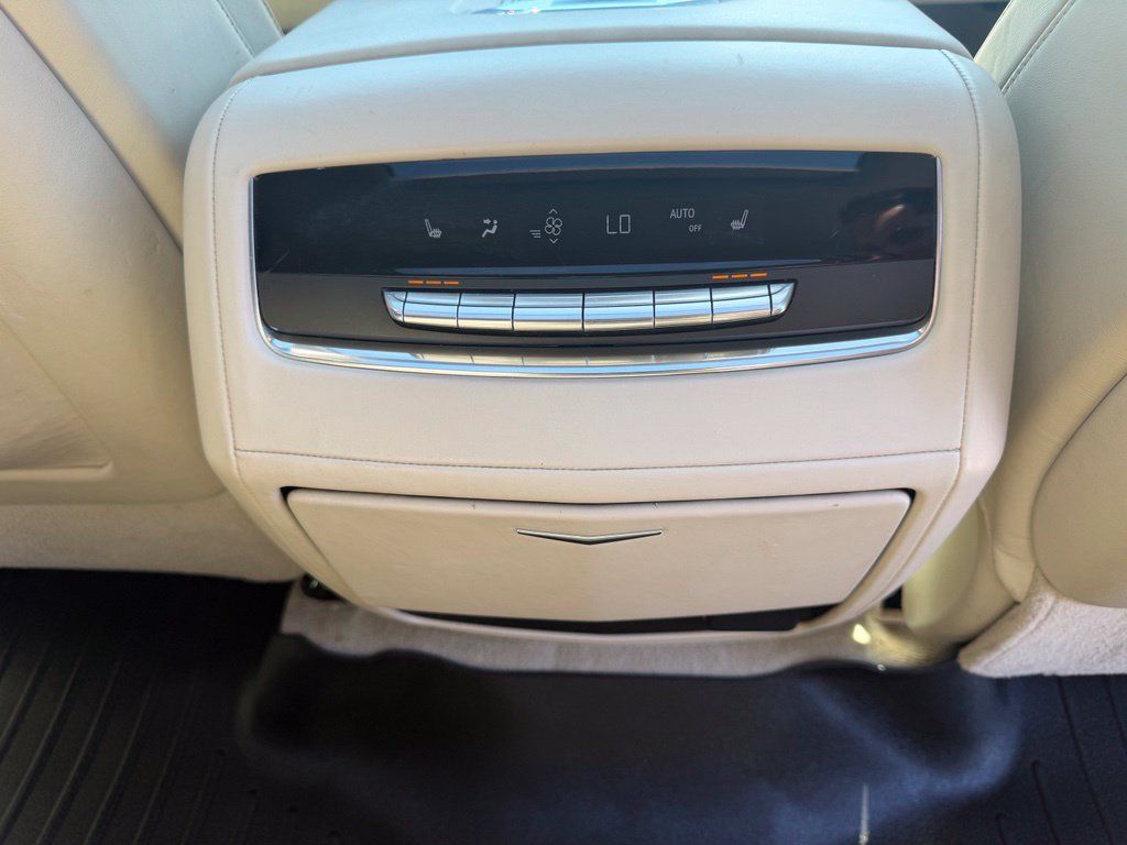 Used 2021 Cadillac Escalade Premium Luxury Platinum AWD/4WD image 30