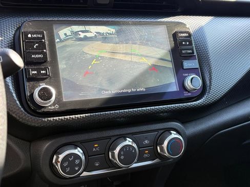 Used 2023 Nissan Kicks SV image 11