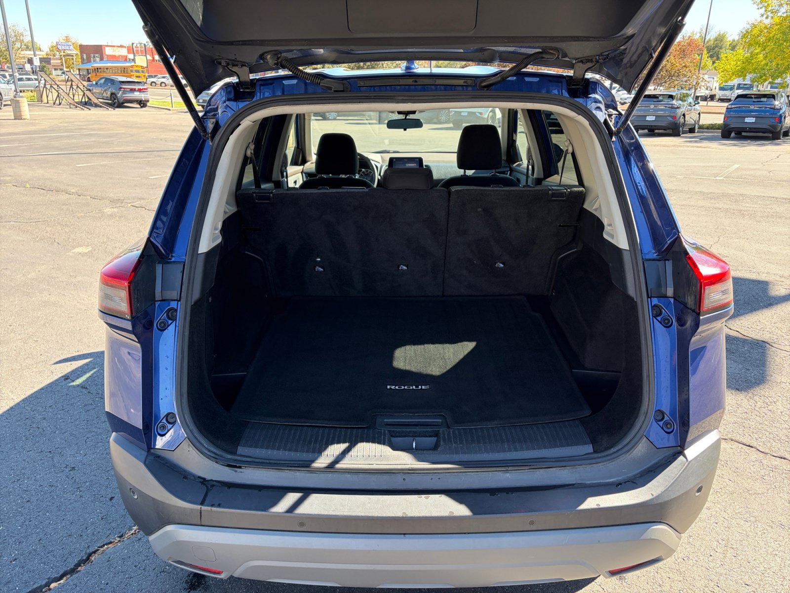Used 2022 Nissan Rogue SV AWD/4WD image 34