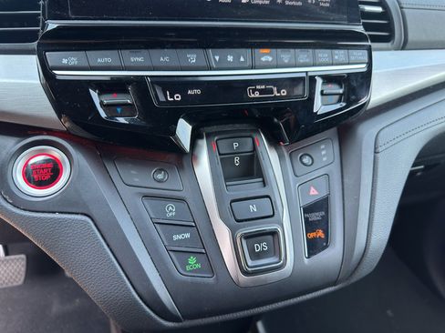 Used 2025 Honda Odyssey Sport-L image 27