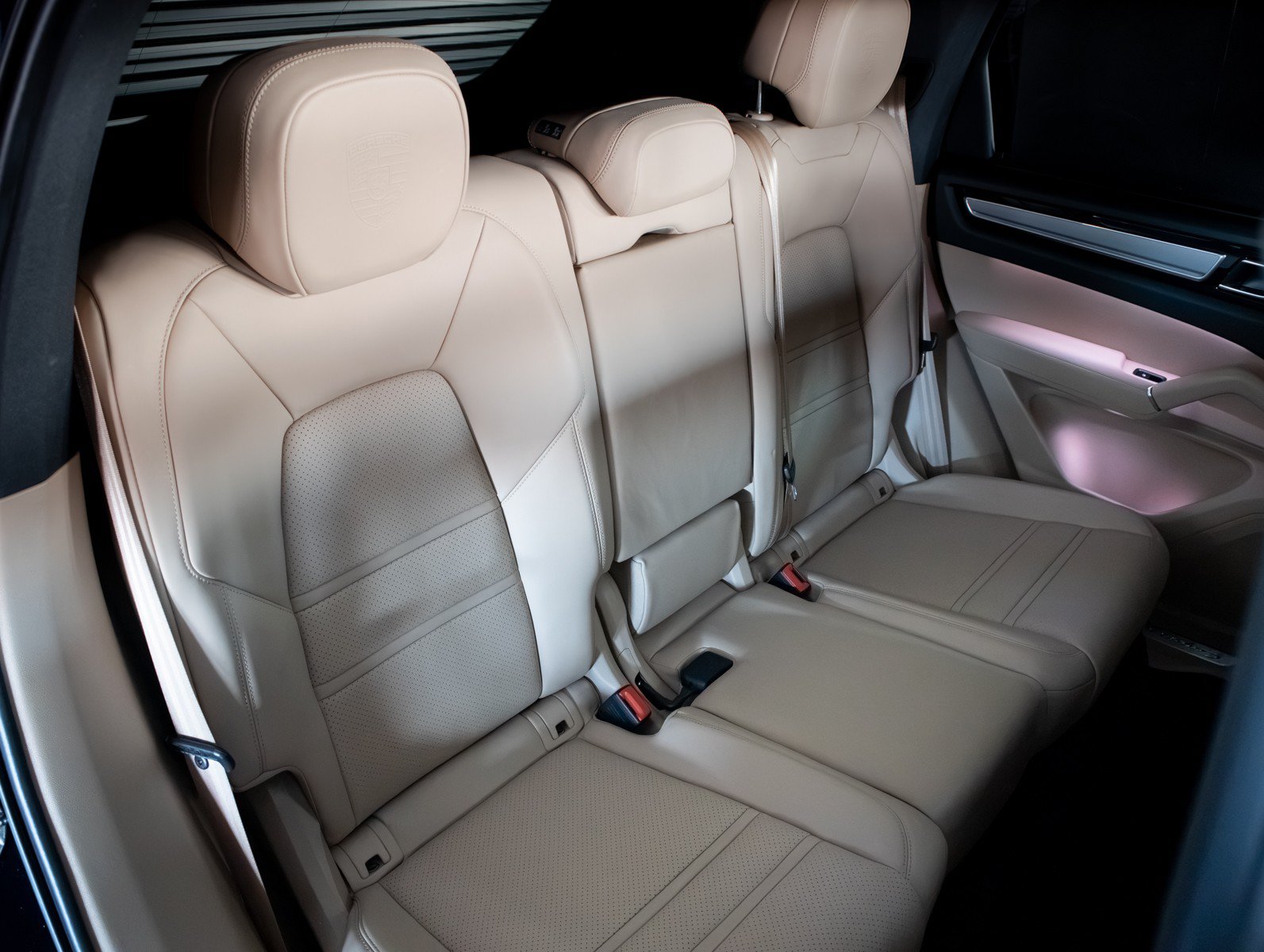 Certified 2023 Porsche Cayenne Platinum Edition AWD/4WD image 6