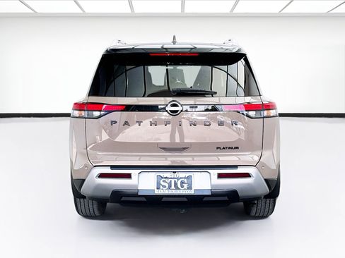 Used 2023 Nissan Pathfinder Platinum w/ Black Appearance Package FWD image 5