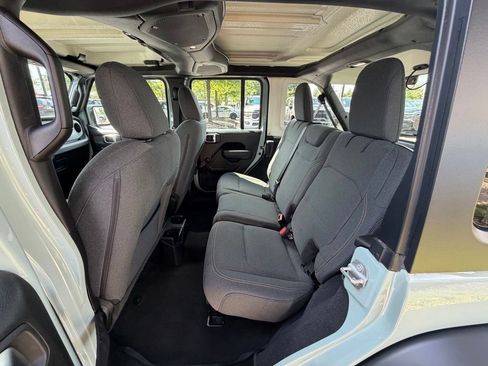 Used 2024 Jeep Wrangler Unlimited Sport AWD/4WD image 17