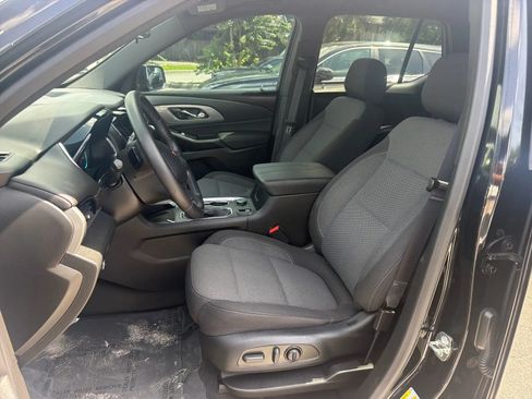 Used 2023 Chevrolet Traverse LT FWD image 10
