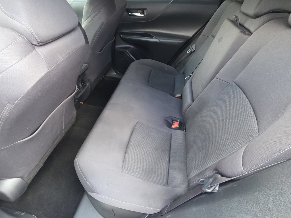 Used 2023 Toyota Venza LE AWD/4WD image 8