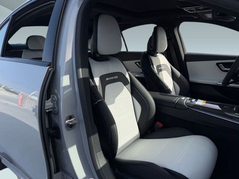 New 2026 Mercedes-Benz E 53 AMG e 4MATIC Sedan image 21