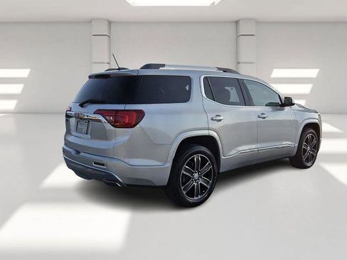 Used 2019 GMC Acadia Denali image 5