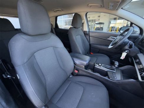 Used 2023 Kia Sportage LX image 14