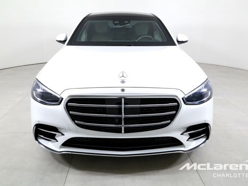Used 2024 Mercedes-Benz S 580 4MATIC Sedan w/ AMG Line image 4