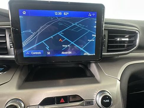 Used 2022 Ford Explorer XLT AWD/4WD image 20